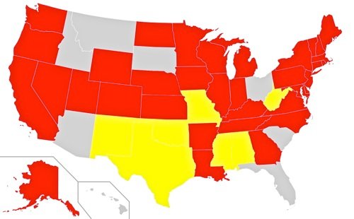Map of the United States showing states with texting while driving laws. States in red ban texting while driving for all drivers, while states in yellow do so only for new drivers.