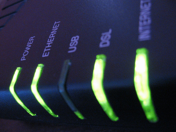 Lack of internet connection make android phone with micro sd card support even more important