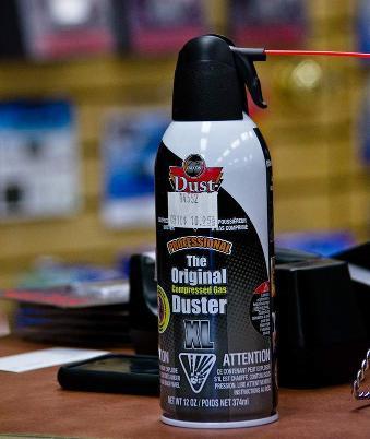 repairkeyboard-dustoff-compressed-air