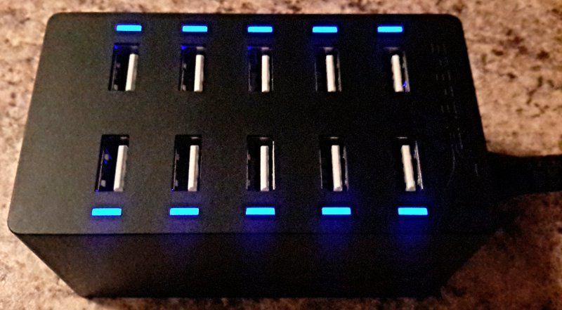 Blue lights illuminate to indicating properly working ports.