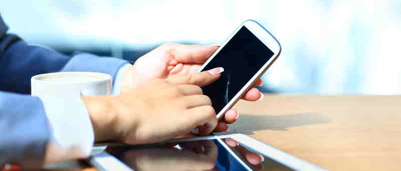 5 Apps That Sync iOS and Android Contacts