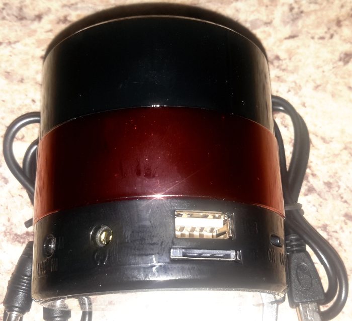 Jacks and ports on Nizhi MINI speaker.