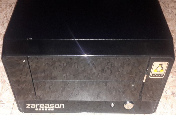 ZaReason MediaBox 5440 front view.