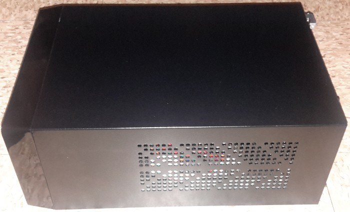 ZaReason MediaBox 5440 side view. ZaReason MediaBox 5440 side view.