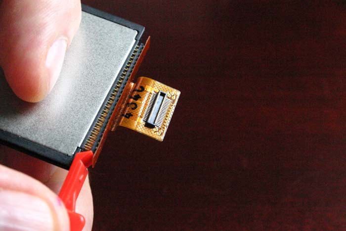 ipod-refurb-pry-drive-cable ipod-refurb-pry-drive-cable