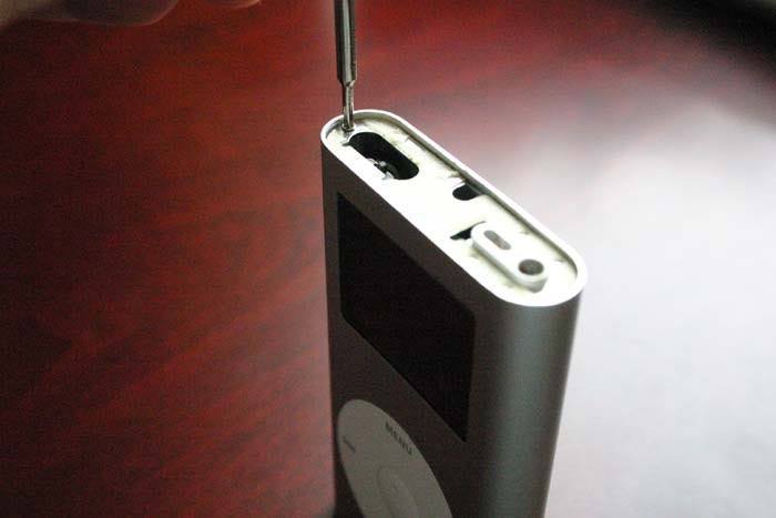 ipod-refurb-screws-top ipod-refurb-screws-top
