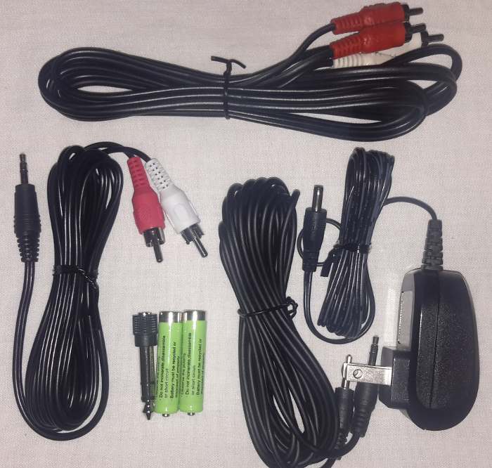 Cables included with RIF6 Digital Wireless Headphones. Cables included with RIF6 Digital Wireless Headphones.