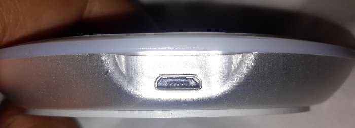 choetech-wireless-charger-micro-usb-port choetech-wireless-charger-micro-usb-port