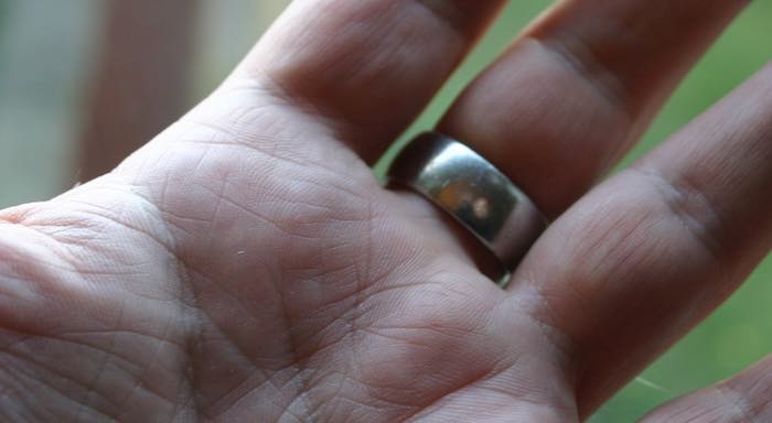 blender-print-ring-on-hand