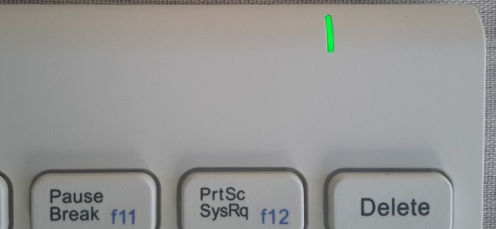 inateck-bluetooth-keyboard-led-indicator