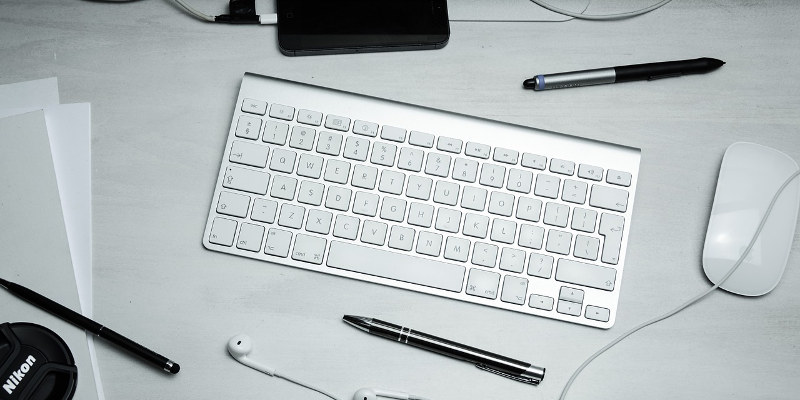 Don’t Let Your Wireless Mouse or Keyboard Get Hacked Featured Image