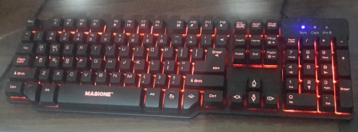 masione-gaming-keyboard-desk-view
