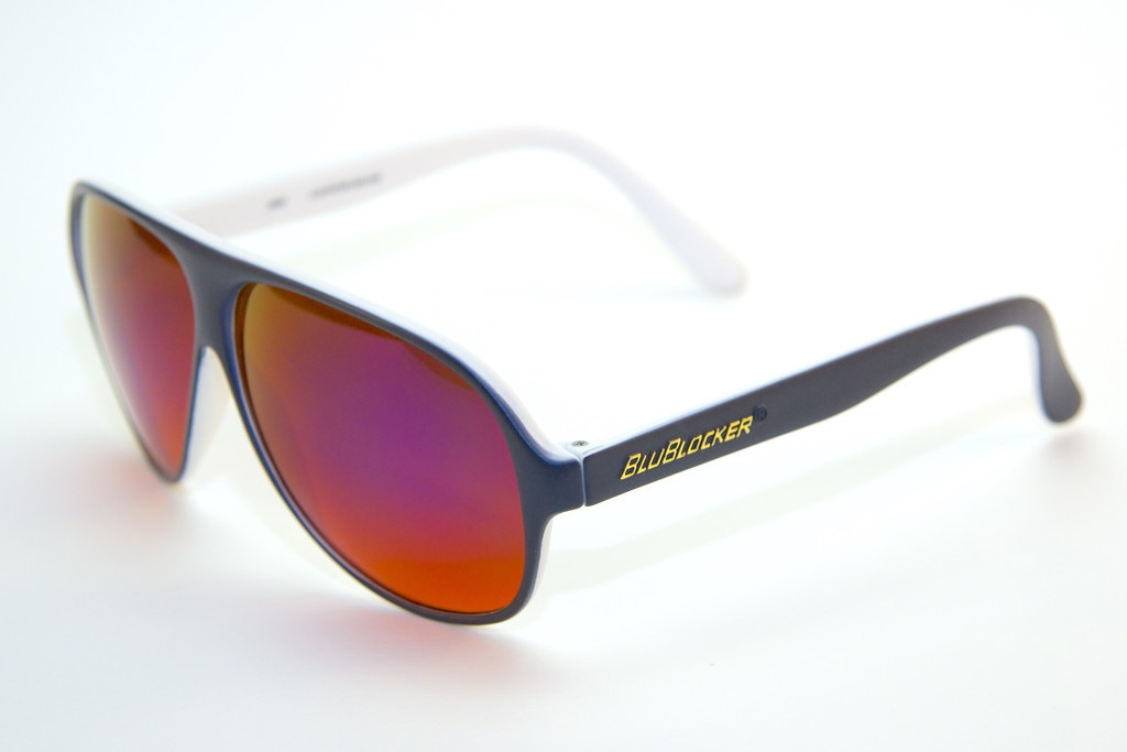 Gadgets-And-Apps-to-Sleep-BluBlocker