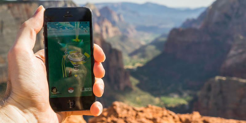 Minimize Battery And Data Consumption When Playing Pokemon Go Featured Image