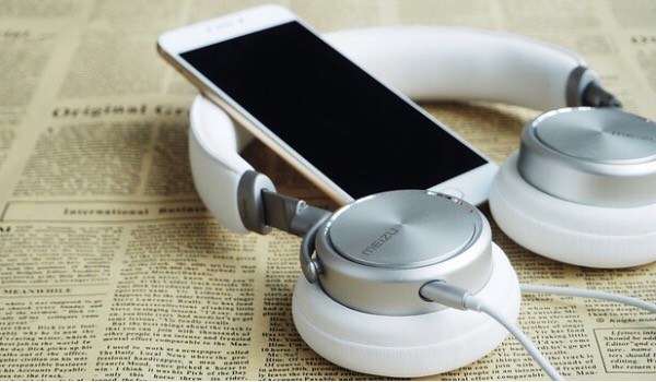 writers-opinion-headphone-headset