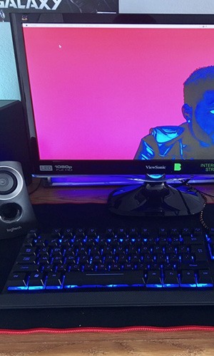 desktop-setup-monitor desktop-setup-monitor