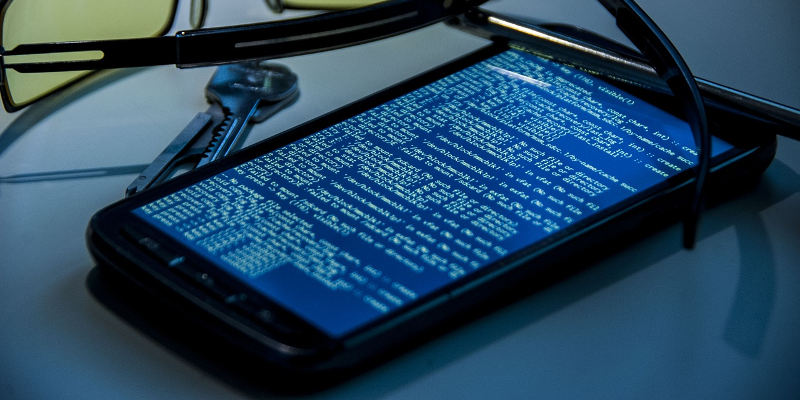 Avoiding “Juice Jacking” Attacks on Your Phone Featured Image