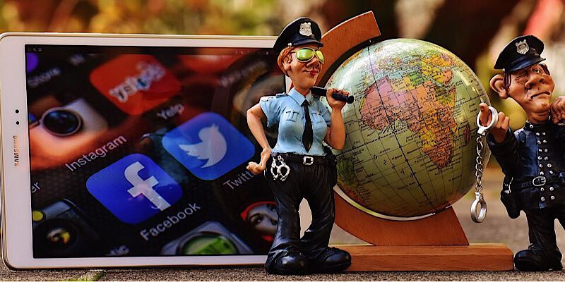 Should Governments Be Allowed to Force Social Media to Divulge Personal Info on Accounts? Featured Image