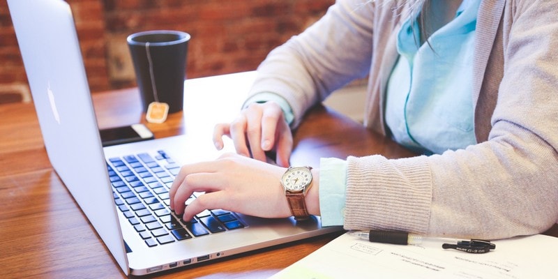 How to Schedule Websites to Open at a Certain Time and Date Featured Image