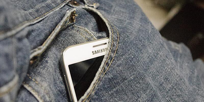 Should Phone Manufacturers Be Allowed to Send Ads via Push Notifications? Featured Image