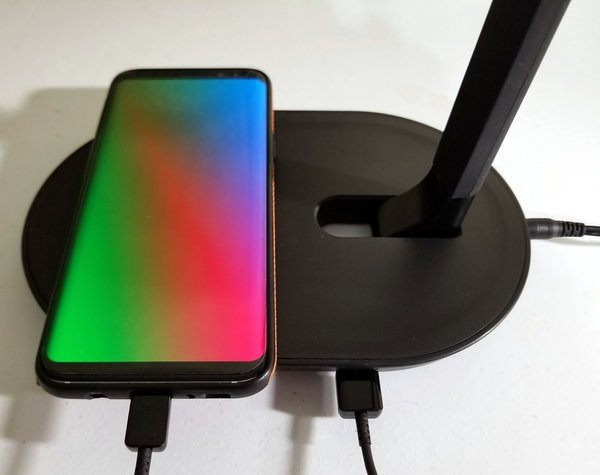 aglaia-desk-lamp-phone-charging