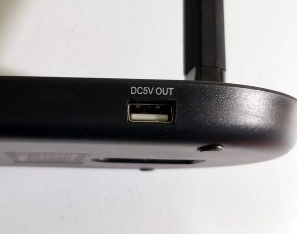 aglaia-desk-lamp-usb-charging-port