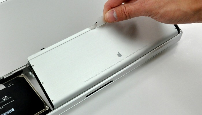 macbook-wont-charge-remove-battery macbook-wont-charge-remove-battery