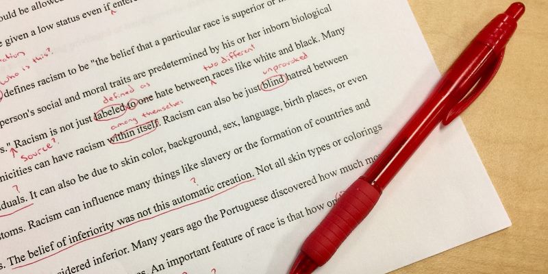 How to View and Revert Changes Made in Google Docs Featured Image