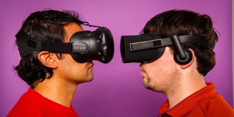 Oculus Rift vs. HTC Vive: Which One Should You Buy? Featured Image