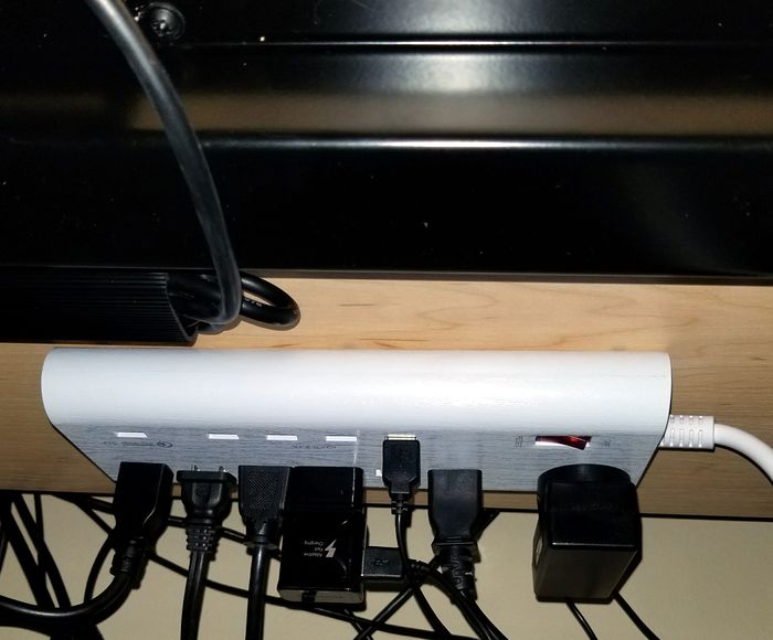 vertdesk-power-strip vertdesk-power-strip
