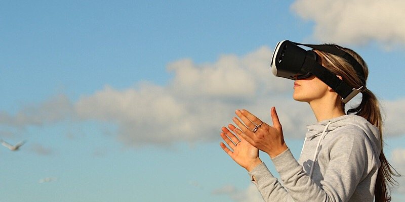 With VR Technology Going Mainstream, Will You Be Using VR? Featured Image