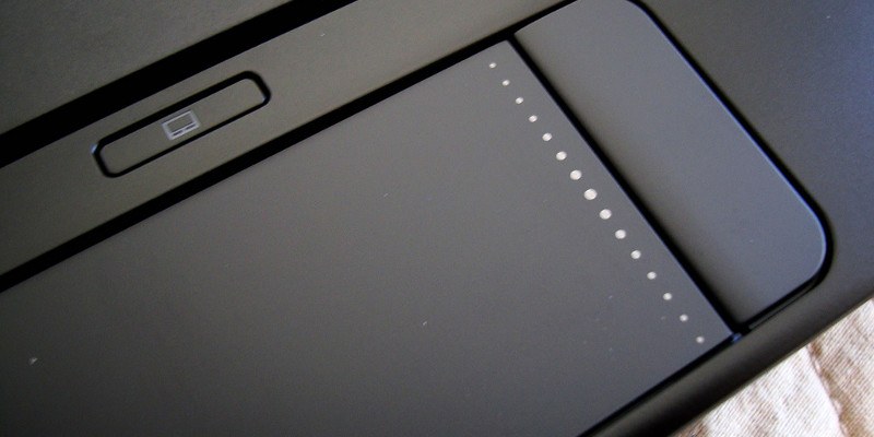 How to Customise Touchpad Gestures in Windows 10 Featured Image