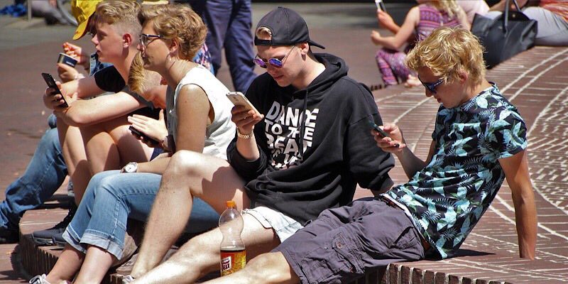 Apple Promises More Parental Controls to Dampen Investors’ Concerns Featured Image