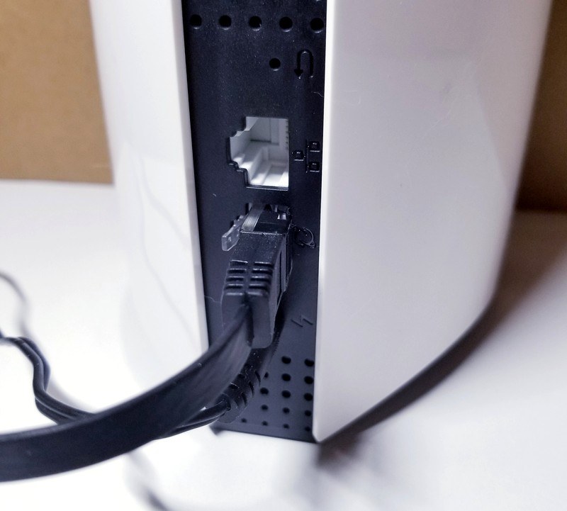 bitdefender-box2-plugs