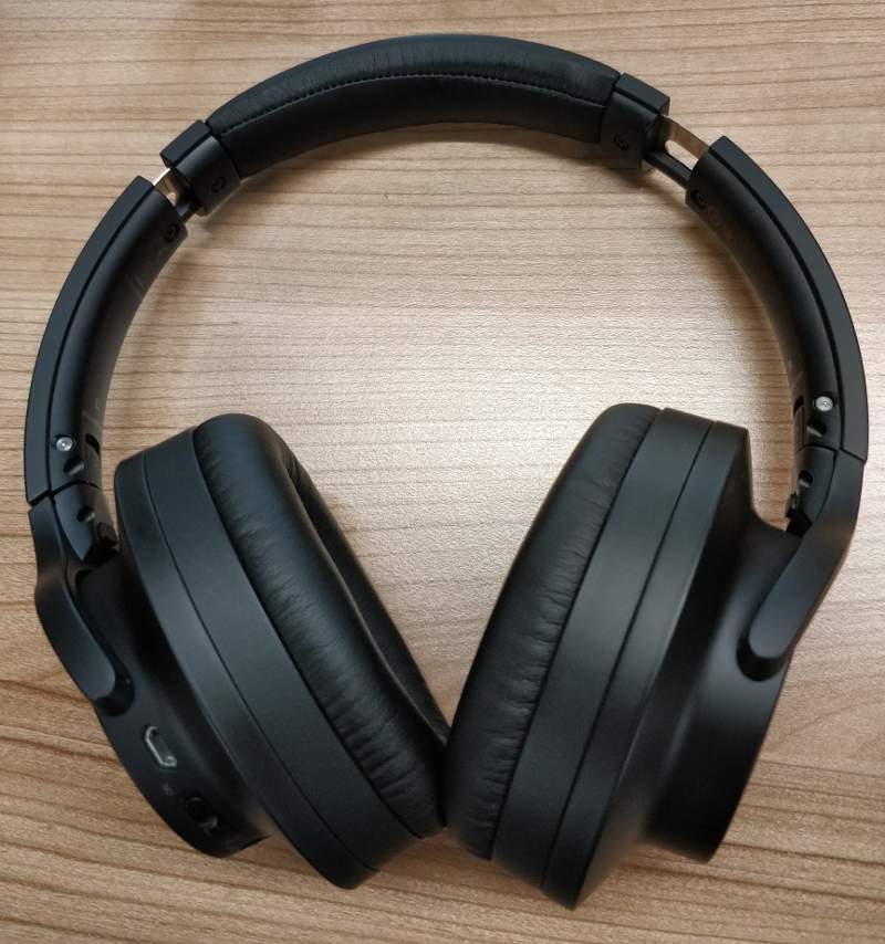 ath-anc700bt-headphone-top-view