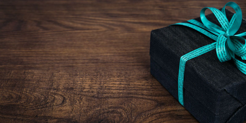 Gifts You Can Buy & Send without Ever Having to Leave Your Couch Featured Image