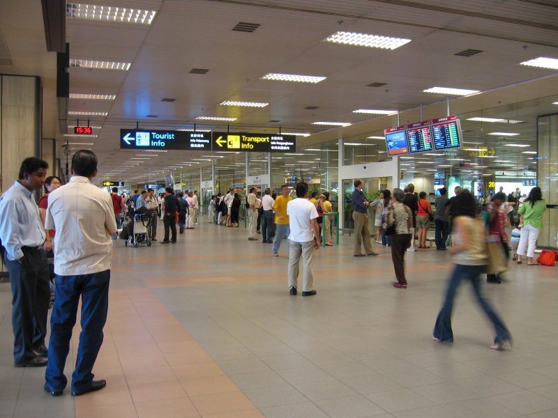 news-facial-recognition-singapore-airport-crowd news-facial-recognition-singapore-airport-crowd