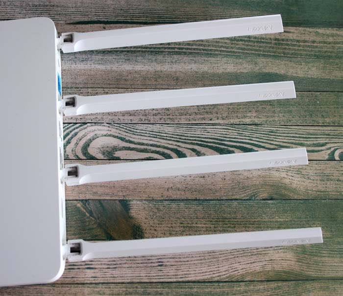 xiaomi-miwifi-router3-aerials-extended xiaomi-miwifi-router3-aerials-extended