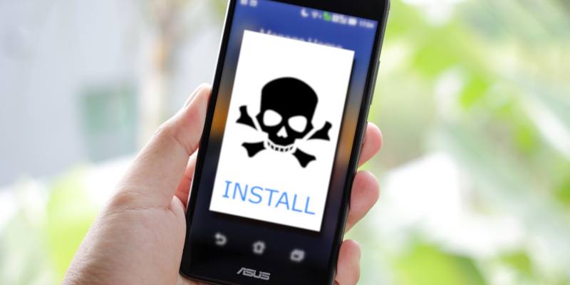 How to Avoid Being Tricked by Fake Android System Messages Featured Image