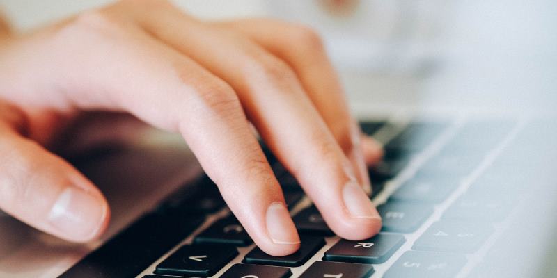 6 Tools and Habits to Prevent Repetitive Strain Injury Featured Image