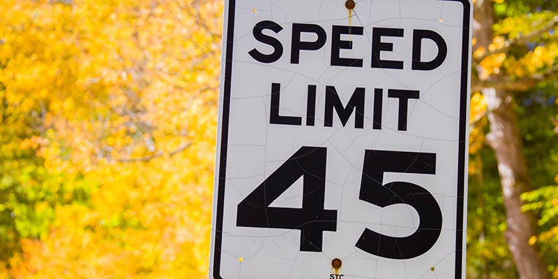 How to Limit Windows Update Bandwidth During Specific Hours Featured Image