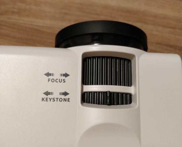 vankyo-projector-lens-focus