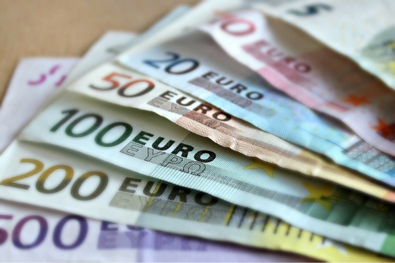 writers-opinion-facebook-banks-euro