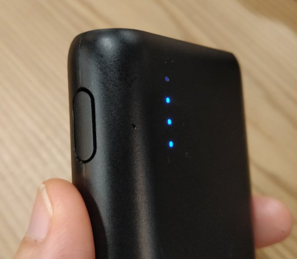 anker-powercore-buttons-lights