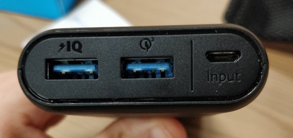 anker-powercore-ports