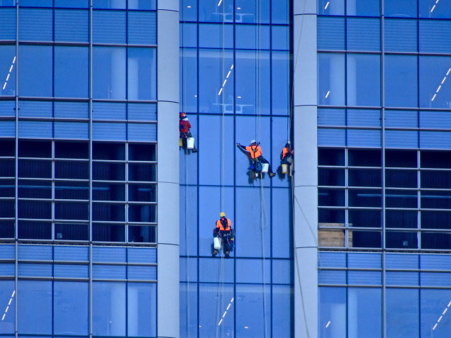drones-window-cleaning