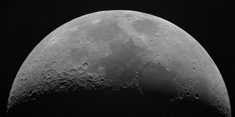 5 Ways to Make Your Mac Friendly for Late Night Use Featured Image