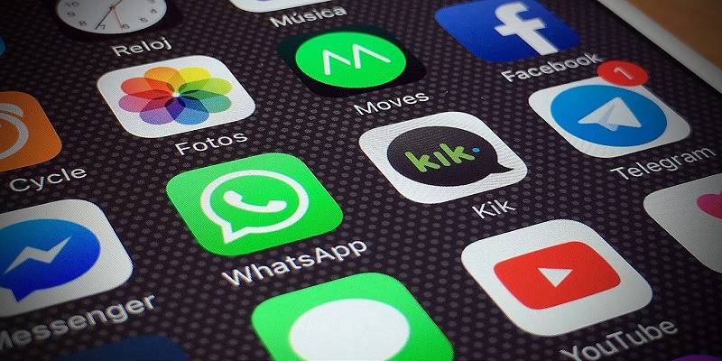 Too Many Apps? 7 Tips for Managing Information Overload on Your Phone Featured Image