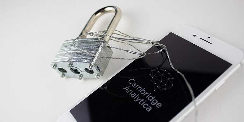 Cell phone phishing featured image