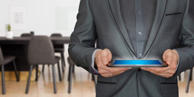 Mattermost vs. Rocket Chat: Which Is the Best Self-Hosted Slack Alternative? Featured Image